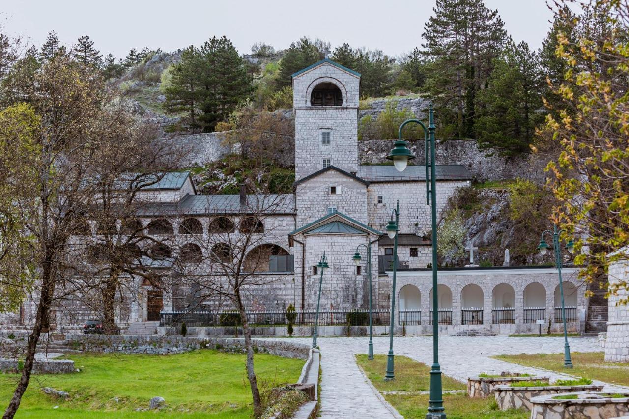 Hotel Dapcevic Cetinje Bagian luar foto