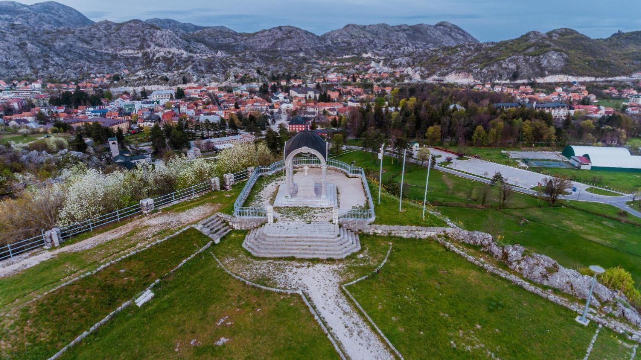 Hotel Dapcevic Cetinje Bagian luar foto